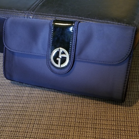 GIORGIO ARMANI Clutch (9.5" ร 5.5") - Picture 3 of 11